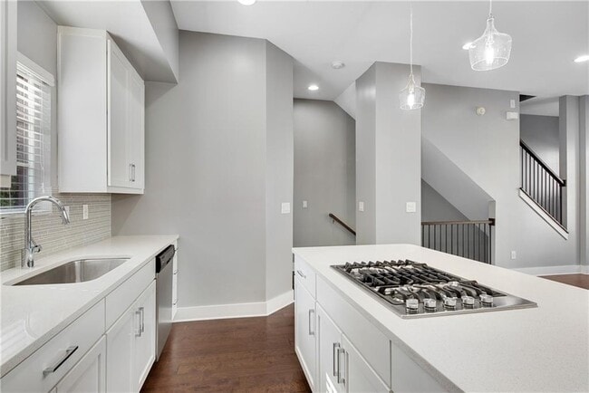 Building Photo - 743 Taylor Ct