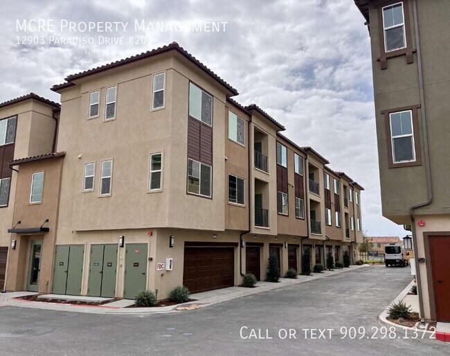 Building Photo - 12903 Paradiso Dr
