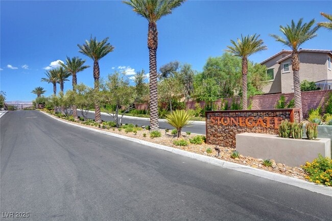 Building Photo - 864 Royal Amethyst Way