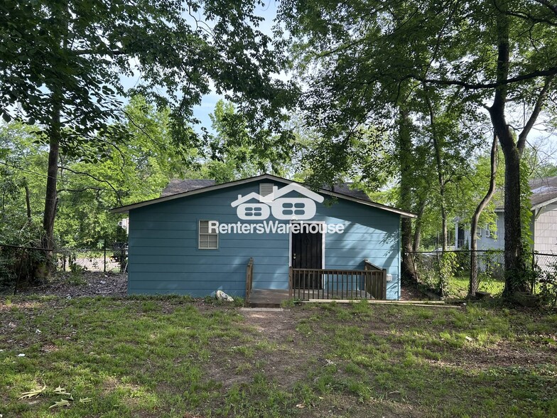 Building Photo - 629 Seminole Cir