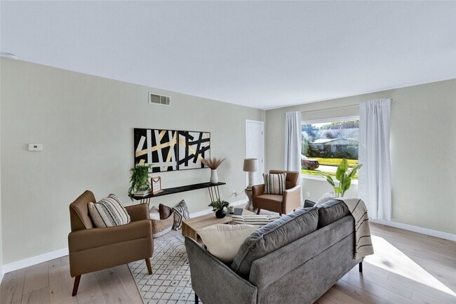 Building Photo - 10506 Sandra Lynn Dr