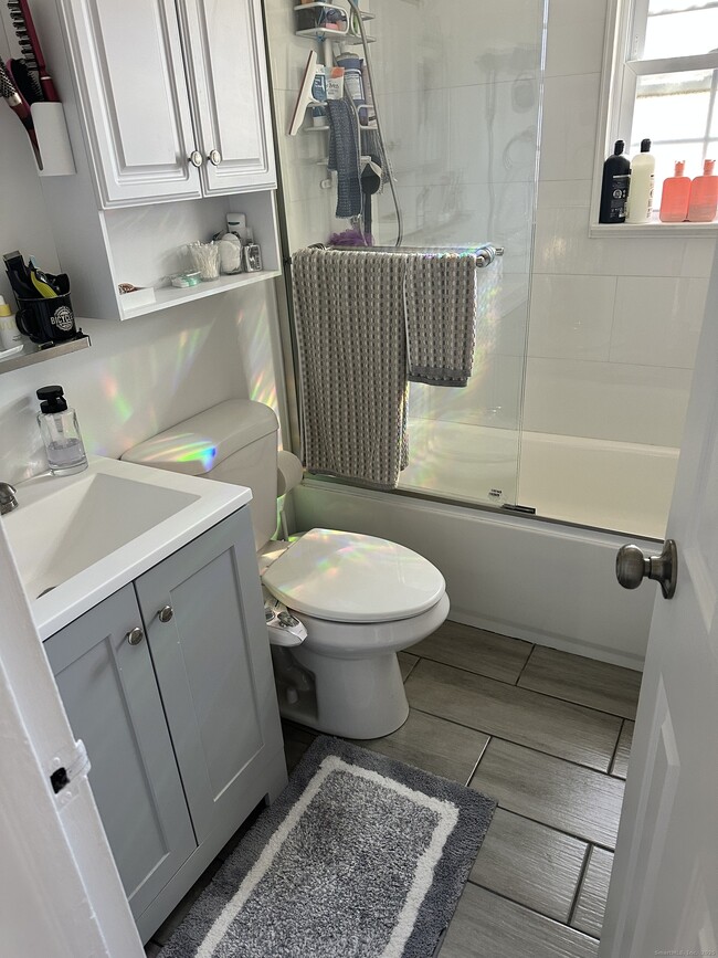 Building Photo - 16 Revere Dr