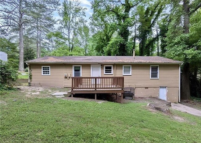 Building Photo - Charming Family Home | 3-4 Bedrooms | Large Yard | Convenient Location
