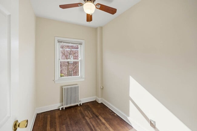 Building Photo - Capitol Hill Townhome | 3 Bed | 2 Bath | 1,350 Sf | Fenced-In Backyard