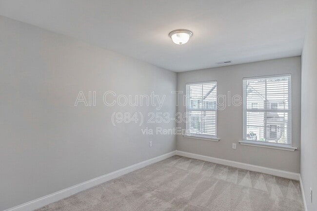 Building Photo - 1364 Scholar Dr