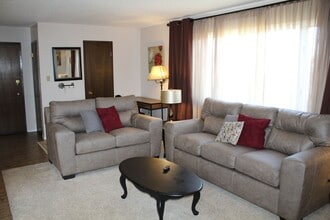Building Photo - Furnished Month to Month Corporate Short Term Extended Stay Apartment