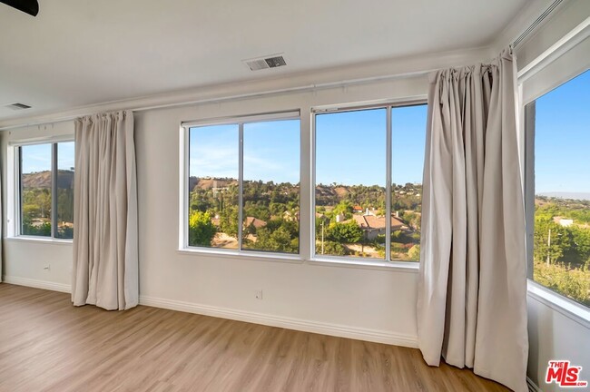 Building Photo - 24819 Cll Cedro