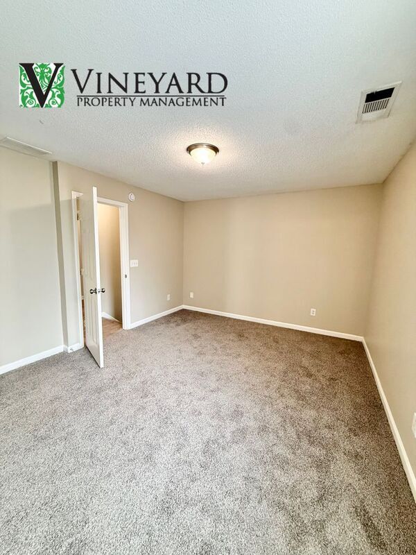 Building Photo - 1609 Heyford Cir NW