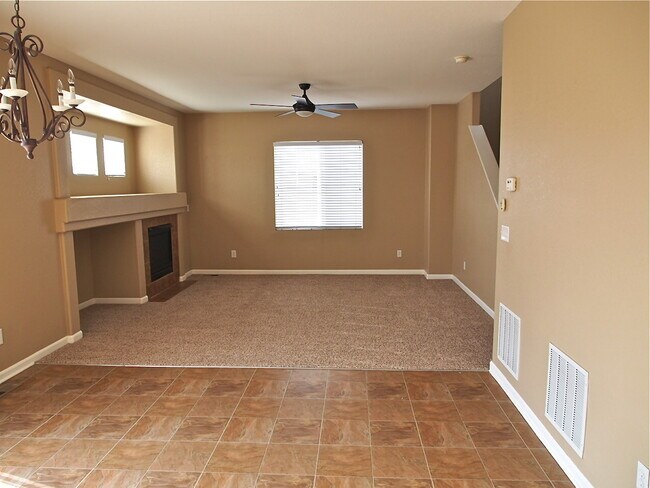 Building Photo - The Meadows Deceptively Spacious w/3BD plus Large Loft! Available Now.