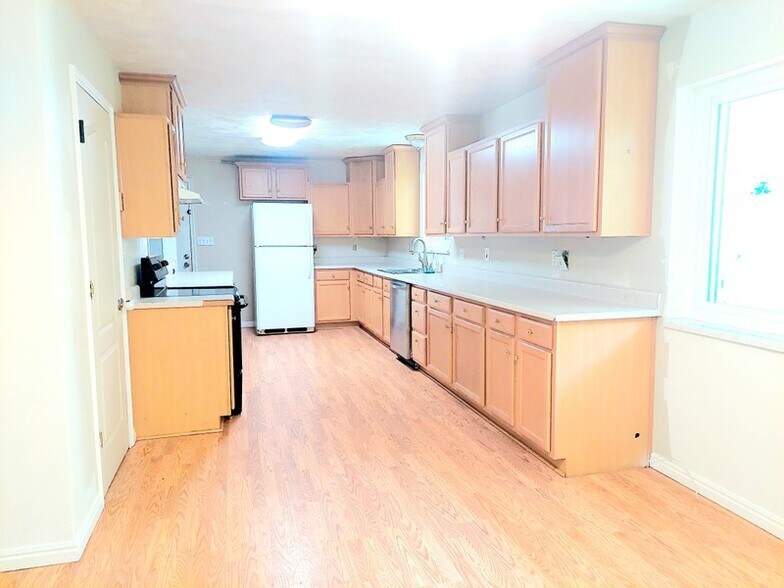 Building Photo - 175 Hobble Creek Canyon Rd