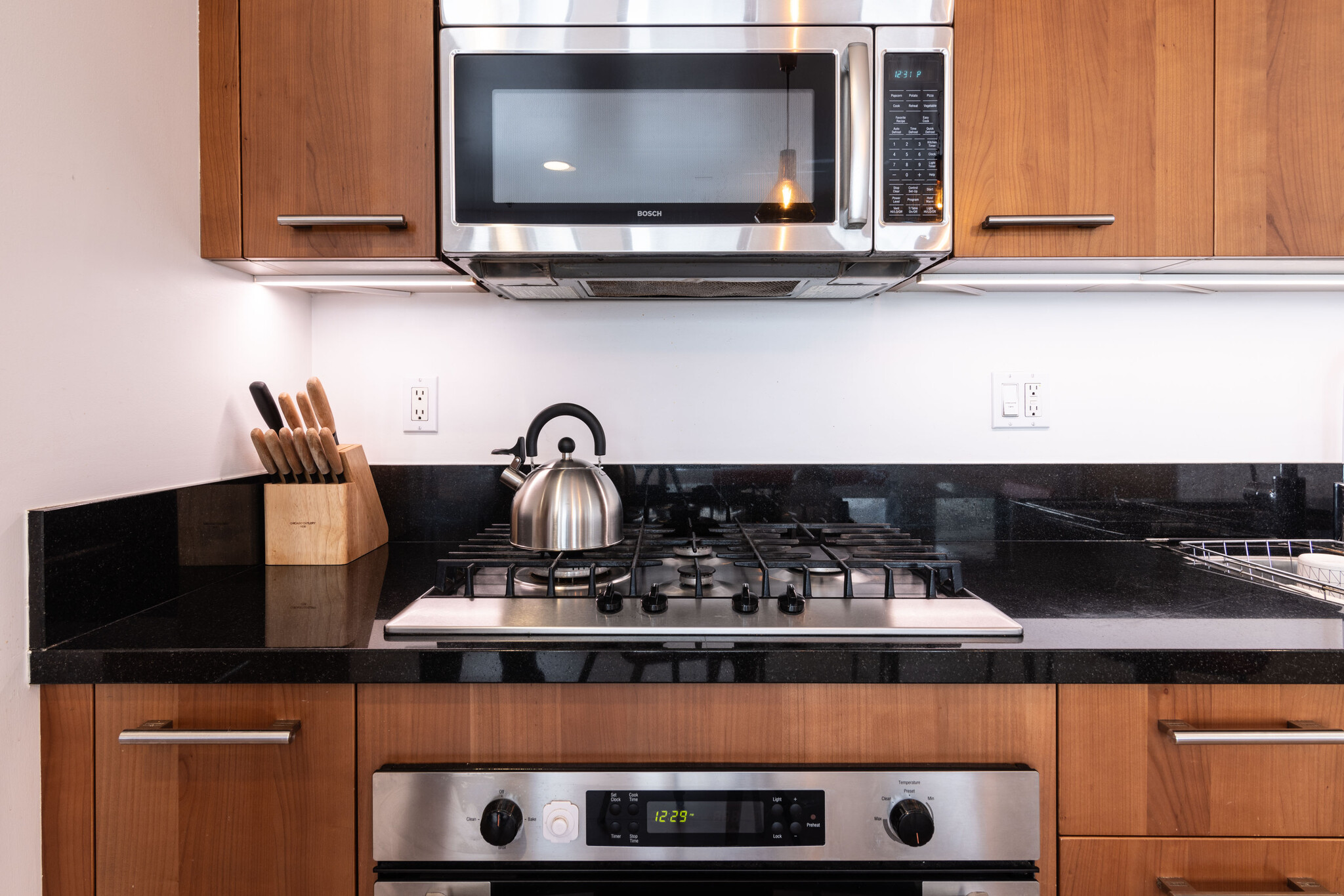 Gas Stove + Electric Oven + Microwave - 416 S Spring St