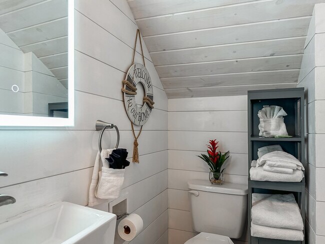 Building Photo - 94 Cobia St