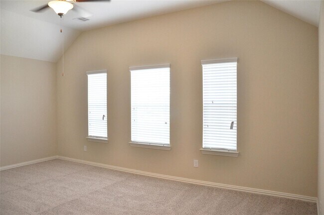 Building Photo - 18111 Tall Chestnut St