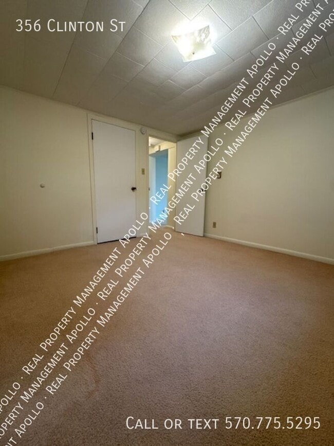 Building Photo - 356 Clinton St