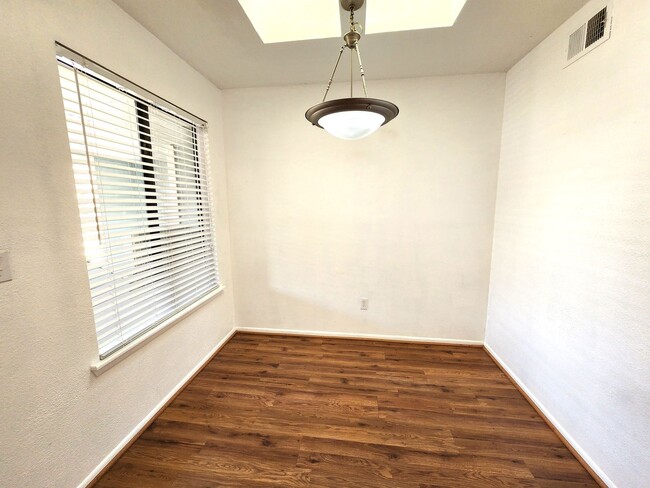 Building Photo - Adorable 1 bedroom condo in Bay Club Sea L...