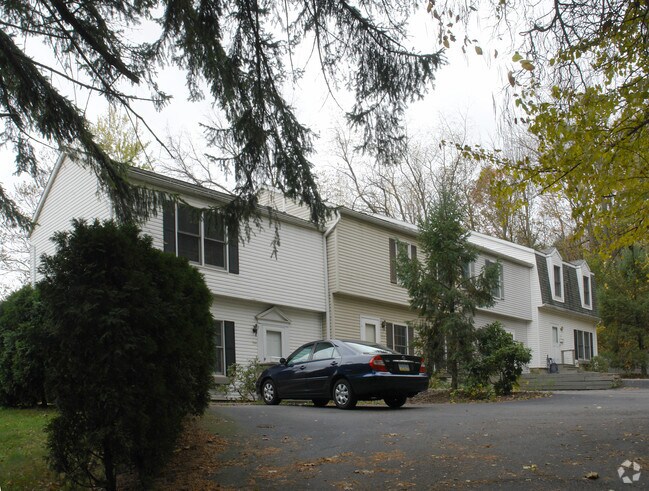 Primary Photo - Glenn Ave Apartments