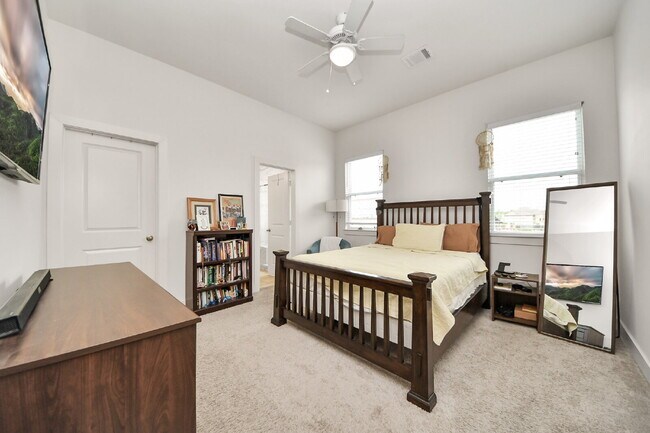 Building Photo - 3 Bedroom Houston Rental Home in Gated Community near Griggs Road