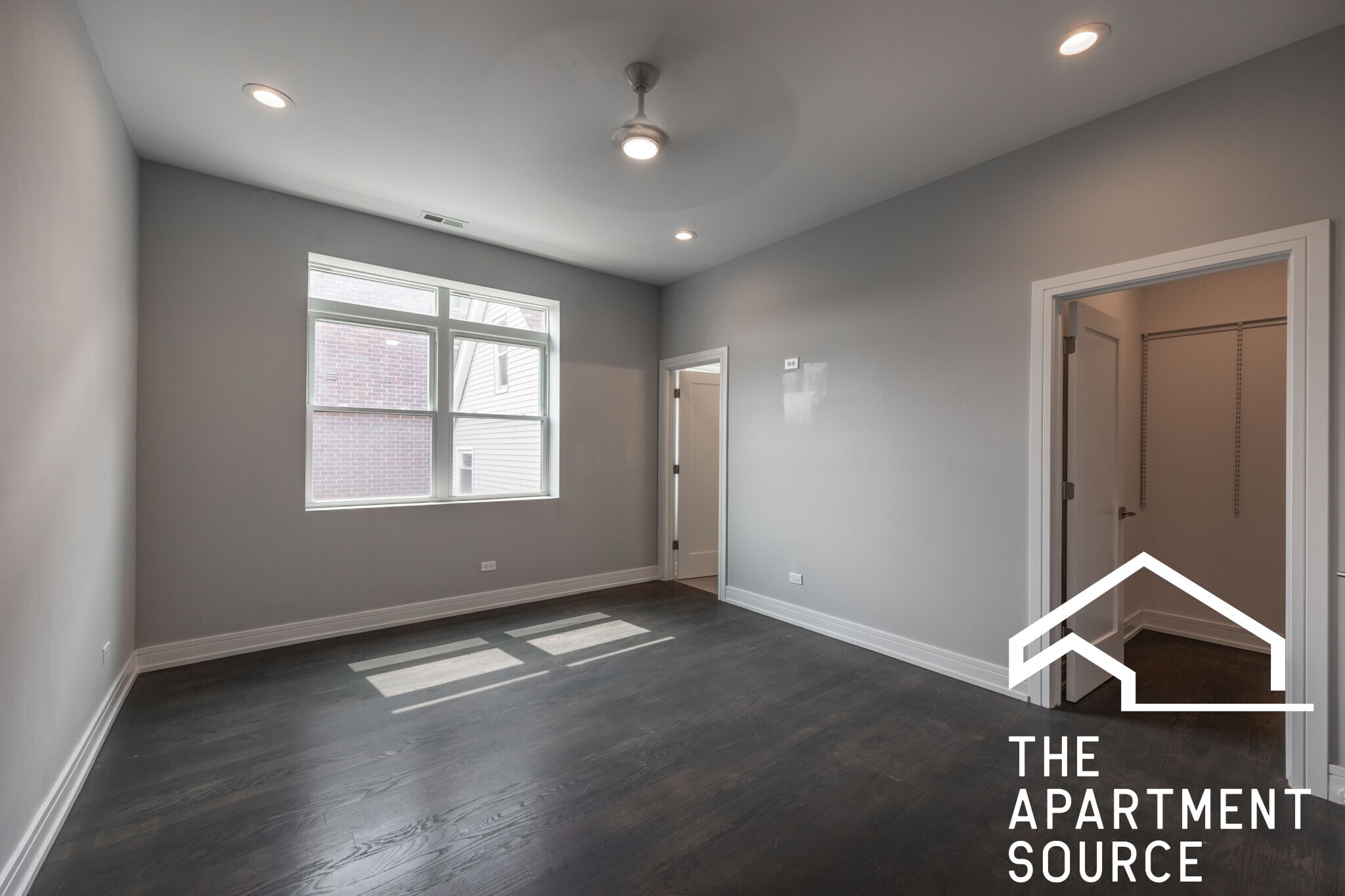 Building Photo - 3253 N Elston Ave