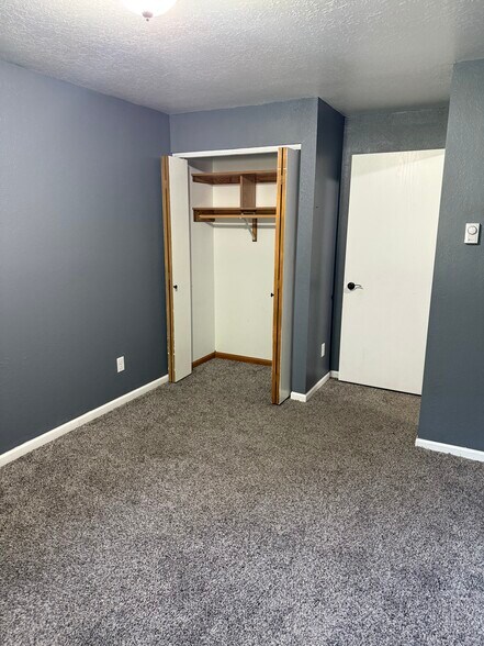 Building Photo - W6527 Woodhaven Cir