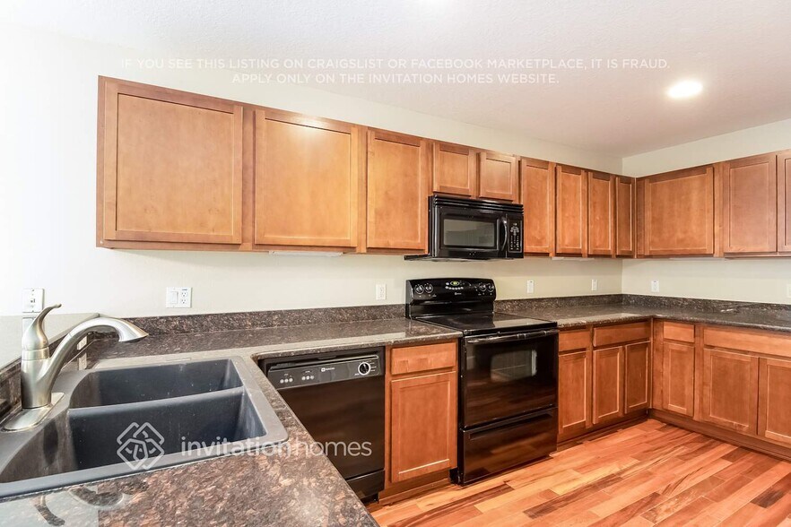 Building Photo - 4859 Anton Ave