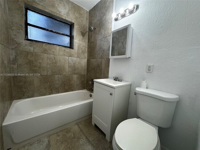 Building Photo - 1060 NW 116th St