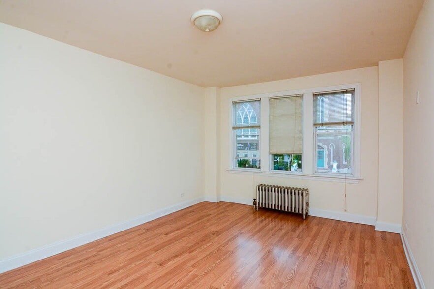 Building Photo - 2600 N Kimball Ave