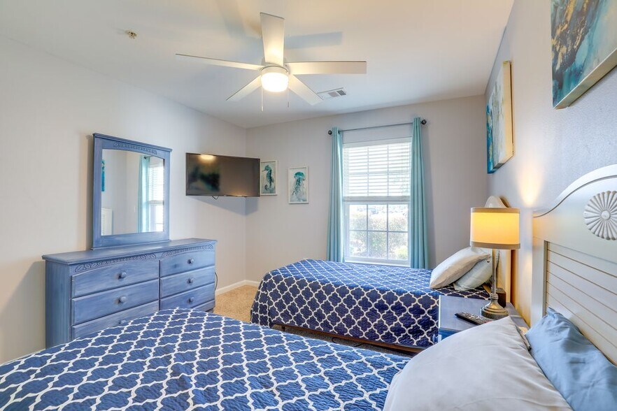 Building Photo - 1278 River Oaks Dr