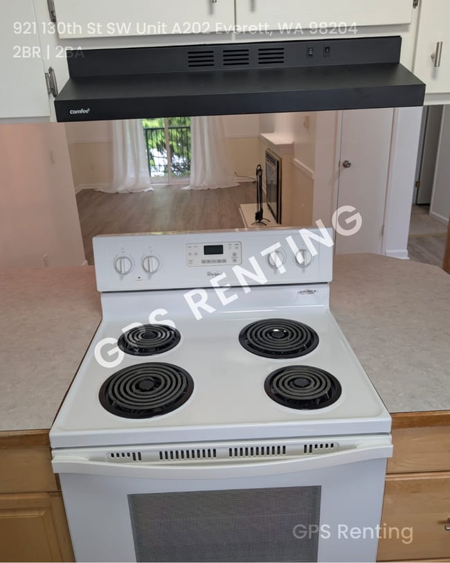 Building Photo - Renovated Bright and Open 2/2 Townhouse!!!