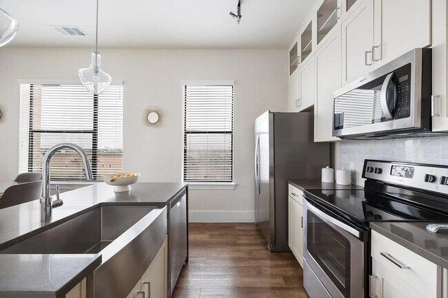 Building Photo - 1508 Blodgett St