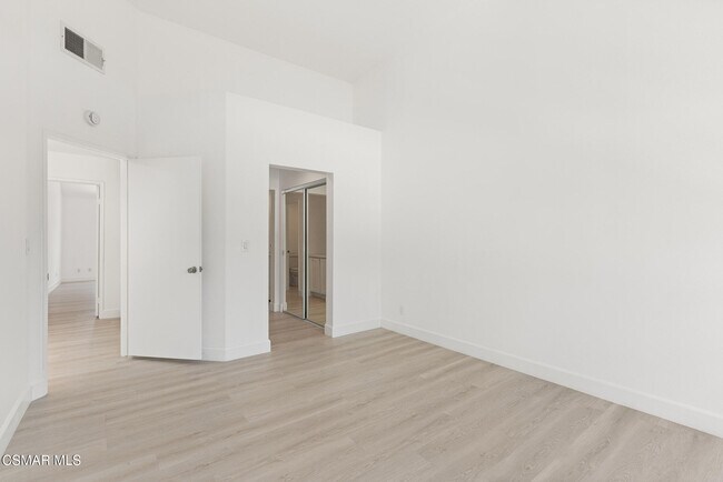 Building Photo - 4220 Lost Hills Rd