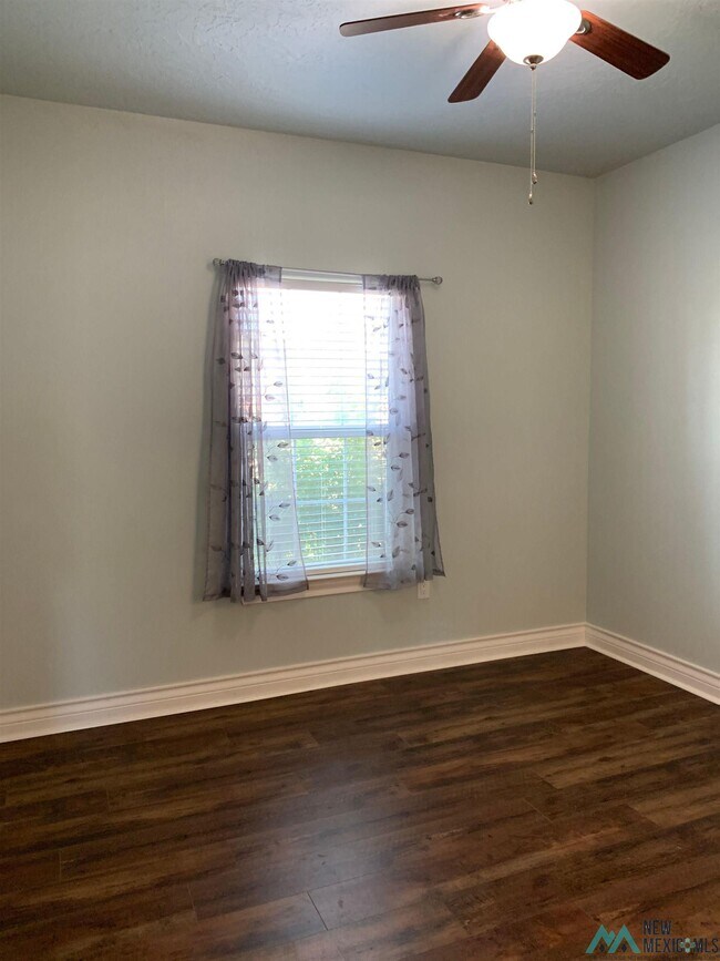 Building Photo - 116 Mariposa Dr