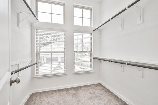 Building Photo - 582 Dry Fork Ln