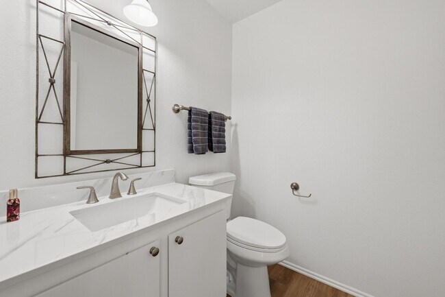 Building Photo - Beautifully Updated Home in Lake Lindero