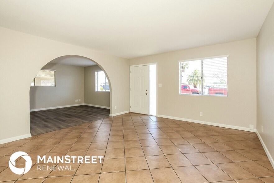 Building Photo - 15232 N 24th Pl