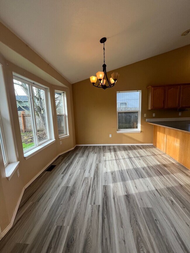 Building Photo - 3-Bedroom 2-Bathroom home in West Eugene