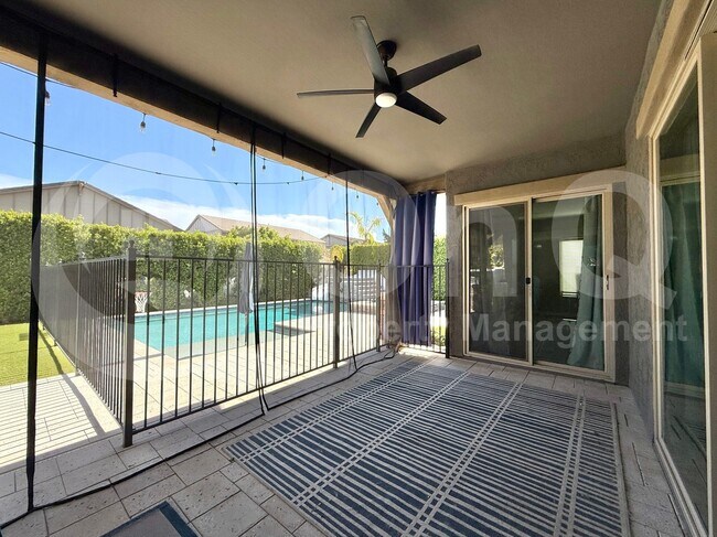 Building Photo - 4247 E Comstock Dr