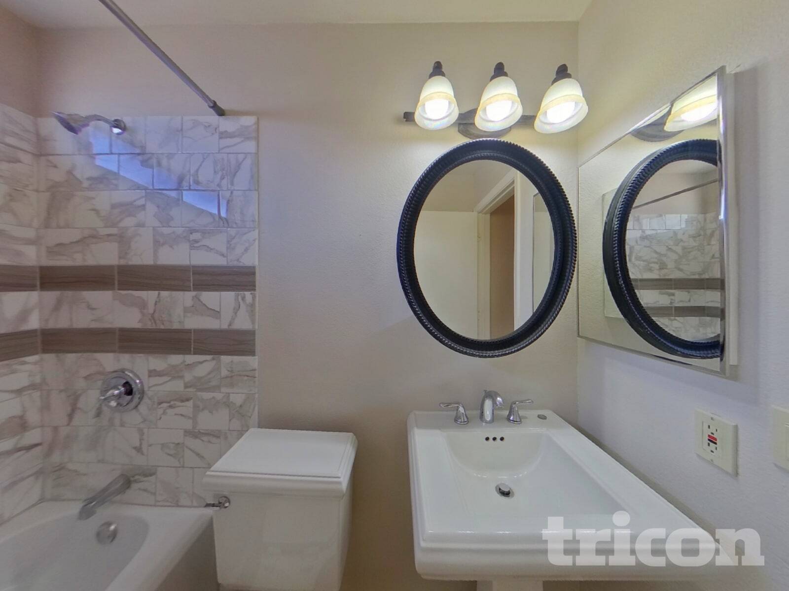 Building Photo - 1938 E Wagoner Rd