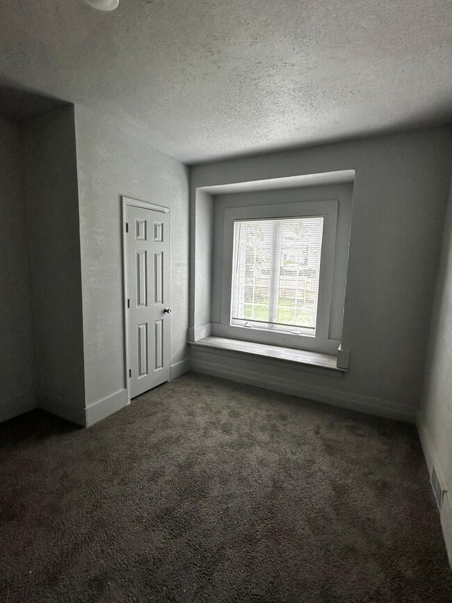 Building Photo - 5409 Fischer St