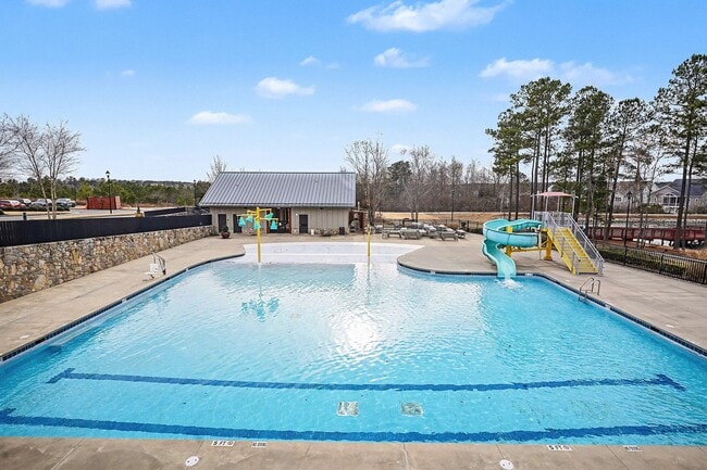 Building Photo - 3BR Like-New End-Unit Townhome – Wendell Falls