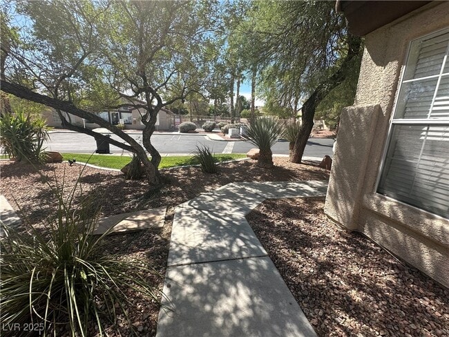 Building Photo - 2604 Ponderosa Pine Ave