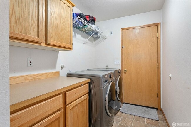 Building Photo - Beautiful Three Bedroom House in Lynden Fo...