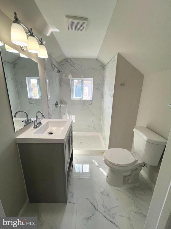 Building Photo - 548 S Marlyn Ave