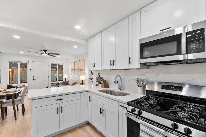 Building Photo - 4442 Clairemont Dr