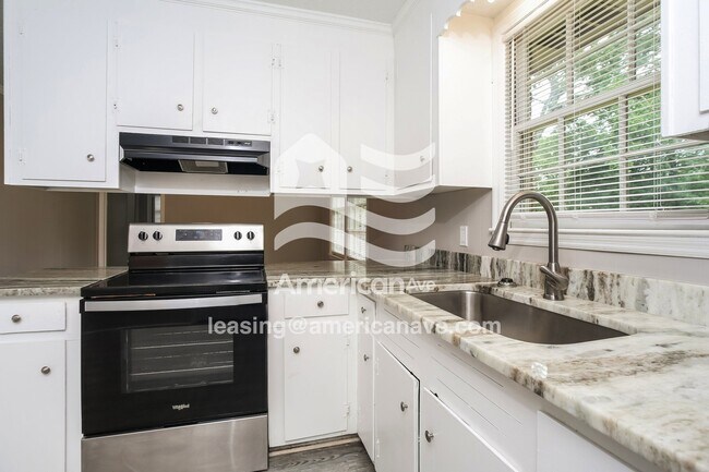 Building Photo - 108 Crestmore Dr