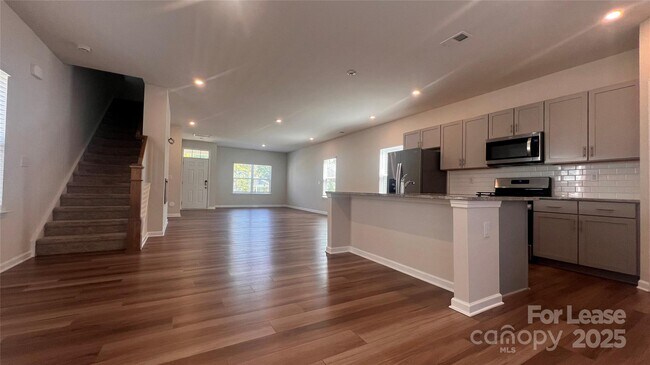 Building Photo - 8110 Whitegrove Rd