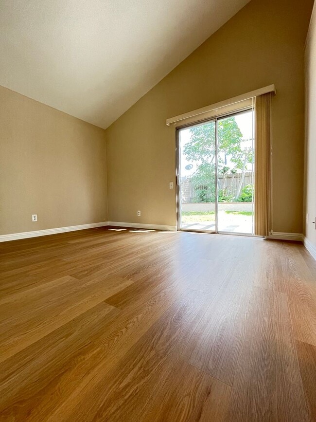 Building Photo - RECENTLY REFURBISHED  SINGLE STORY HOUSE W...