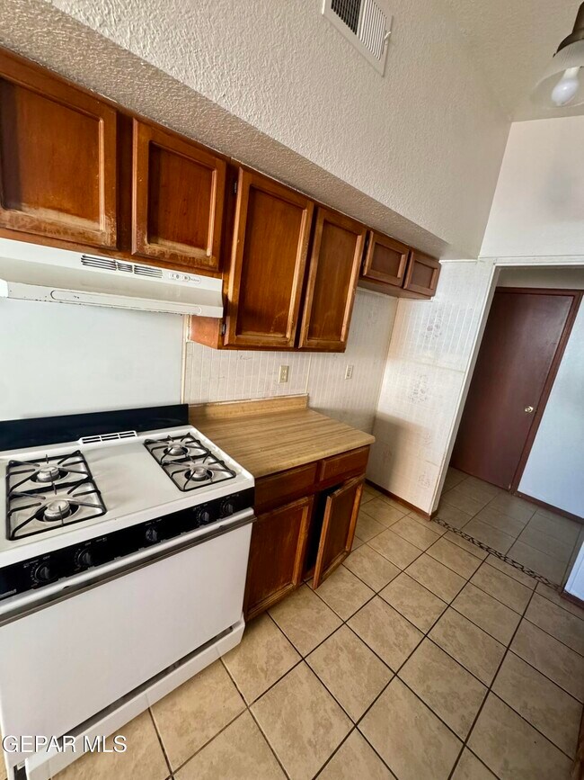 Building Photo - 10828 Quartz St