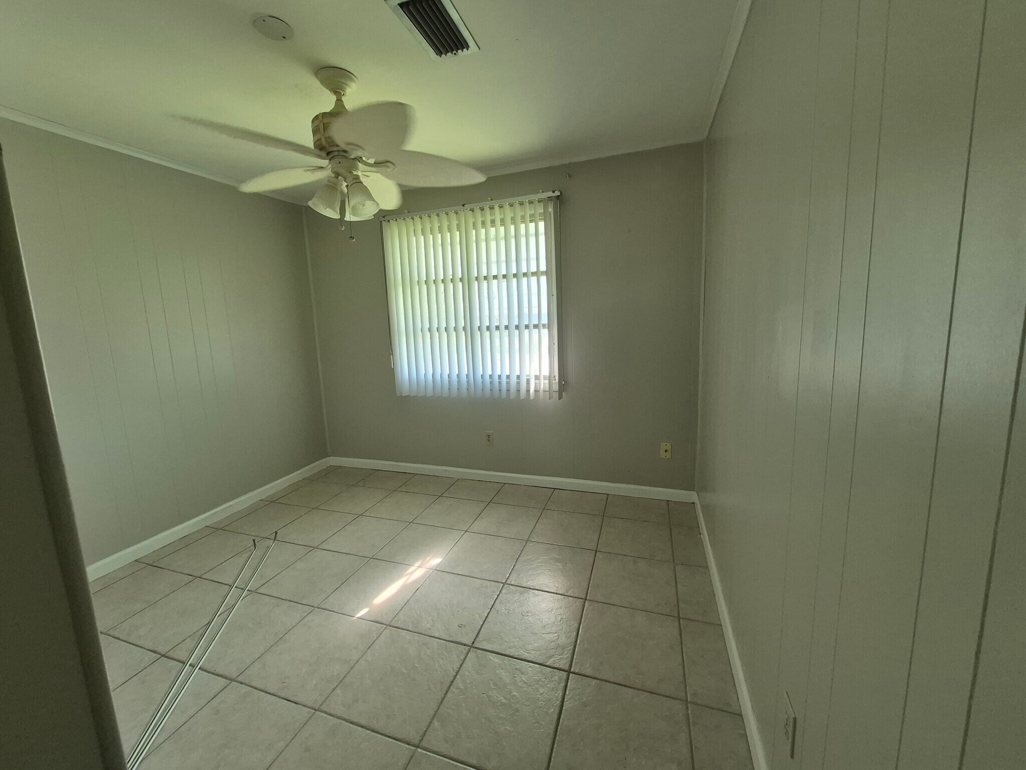 Building Photo - 1016 Elm St