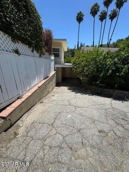 Building Photo - 22319 MacFarlane Dr