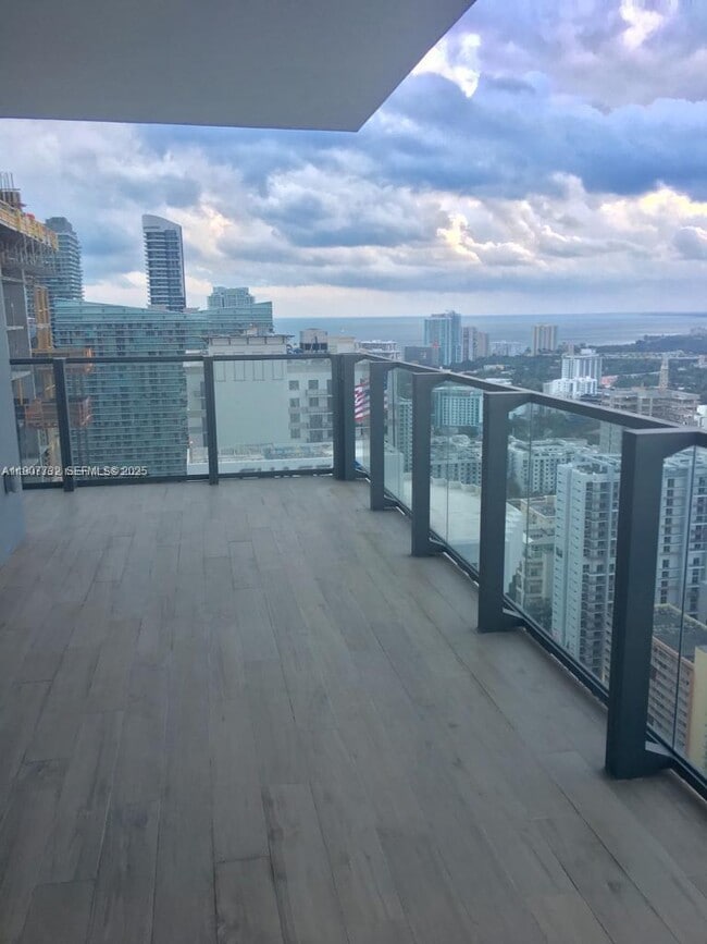 Building Photo - 88 SW 7th St